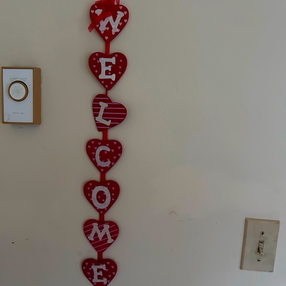 Four different wooden Valentines Day Decor - Picture 2 of 13